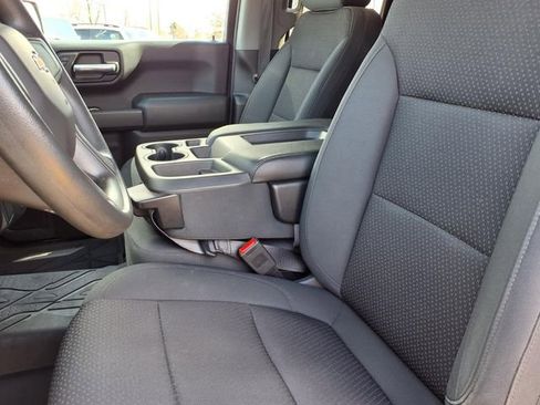 Used 2020 Chevrolet Silverado 1500 Custom w/ Custom Value Package image 3