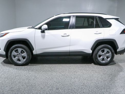 Used 2022 Toyota RAV4 XLE FWD image 10