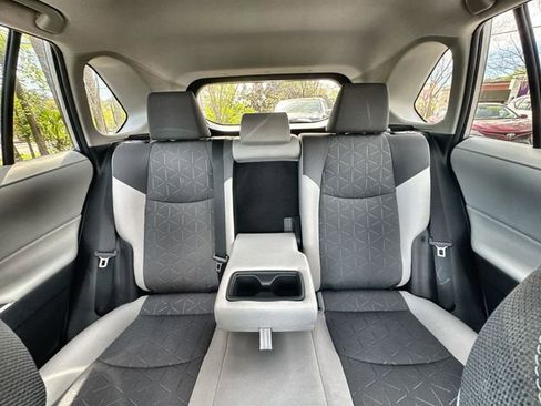 Used 2019 Toyota RAV4 XLE w/ Convenience Package image 30