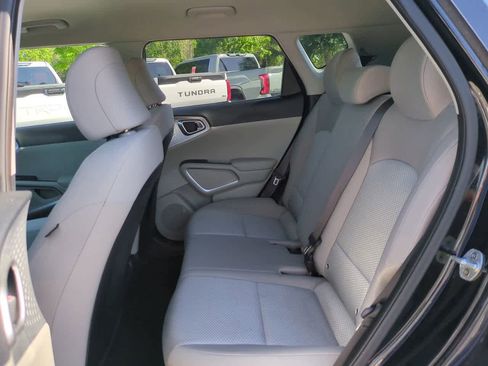 Used 2020 Kia Soul LX FWD image 12
