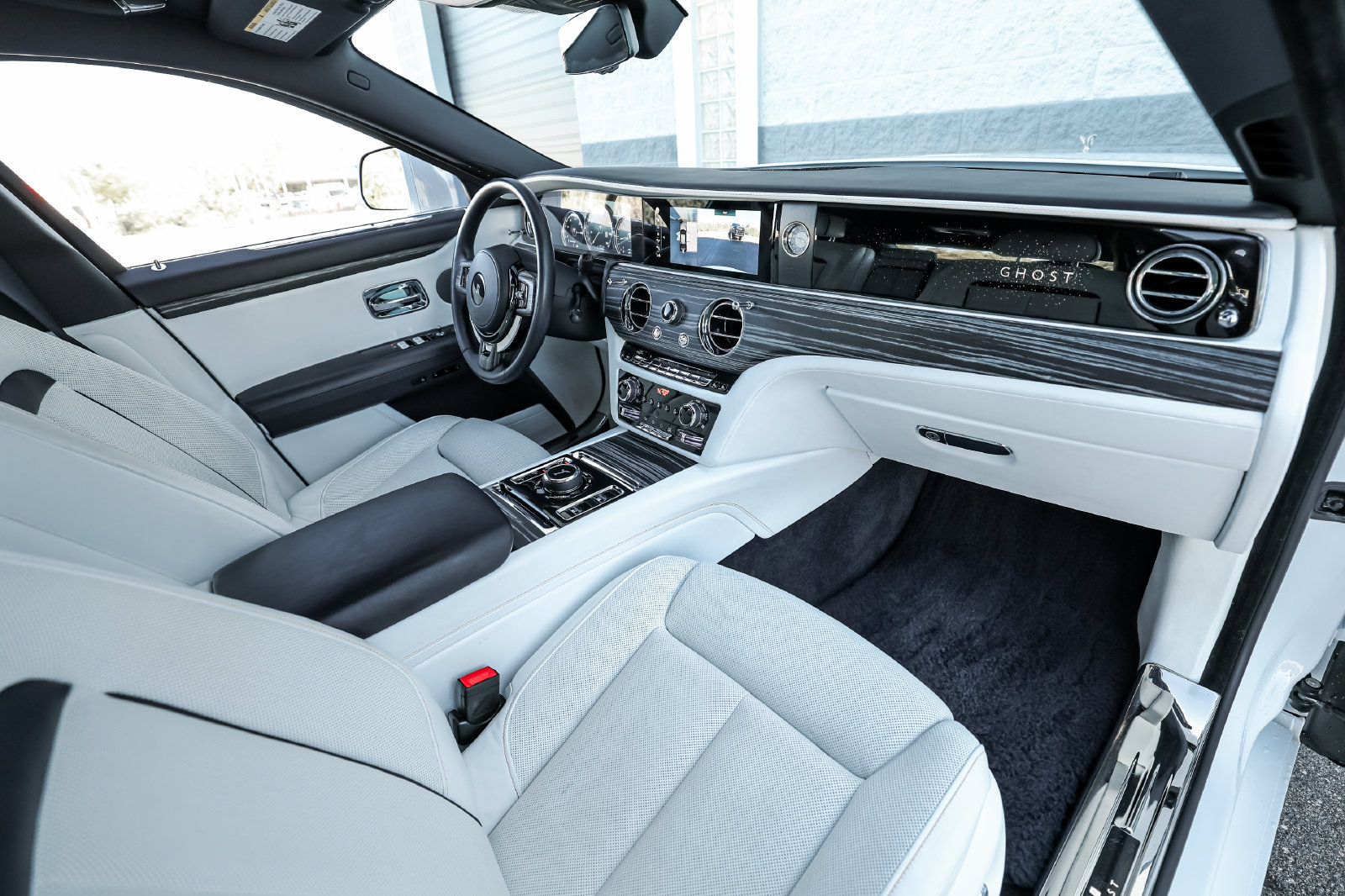 Used 2021 Rolls-Royce Ghost AWD/4WD image 2