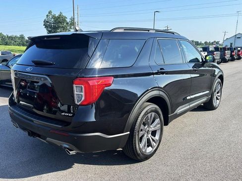 Used 2024 Ford Explorer XLT w/ Equipment Group 202A AWD/4WD image 3