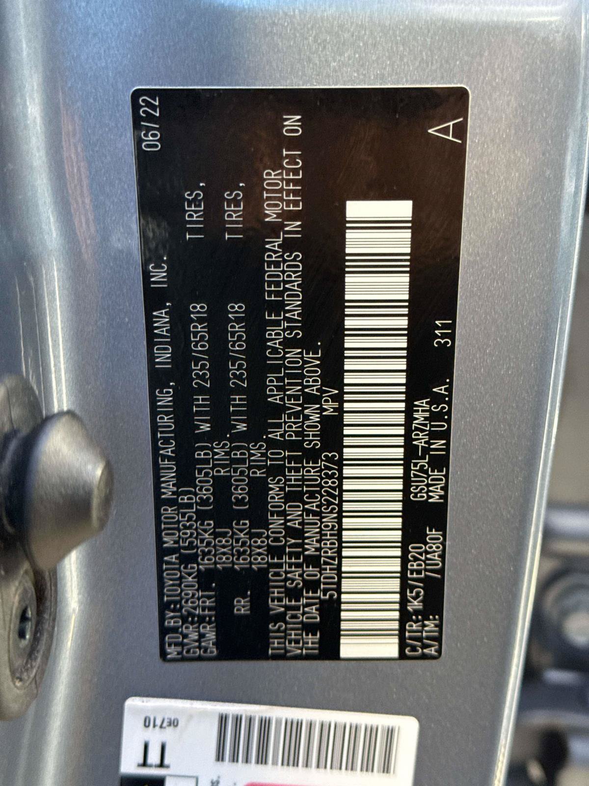 Used 2022 Toyota Highlander XLE AWD/4WD image 34