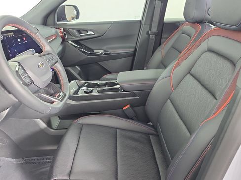 Used 2026 Chevrolet Equinox RS w/ Convenience Package III FWD image 9