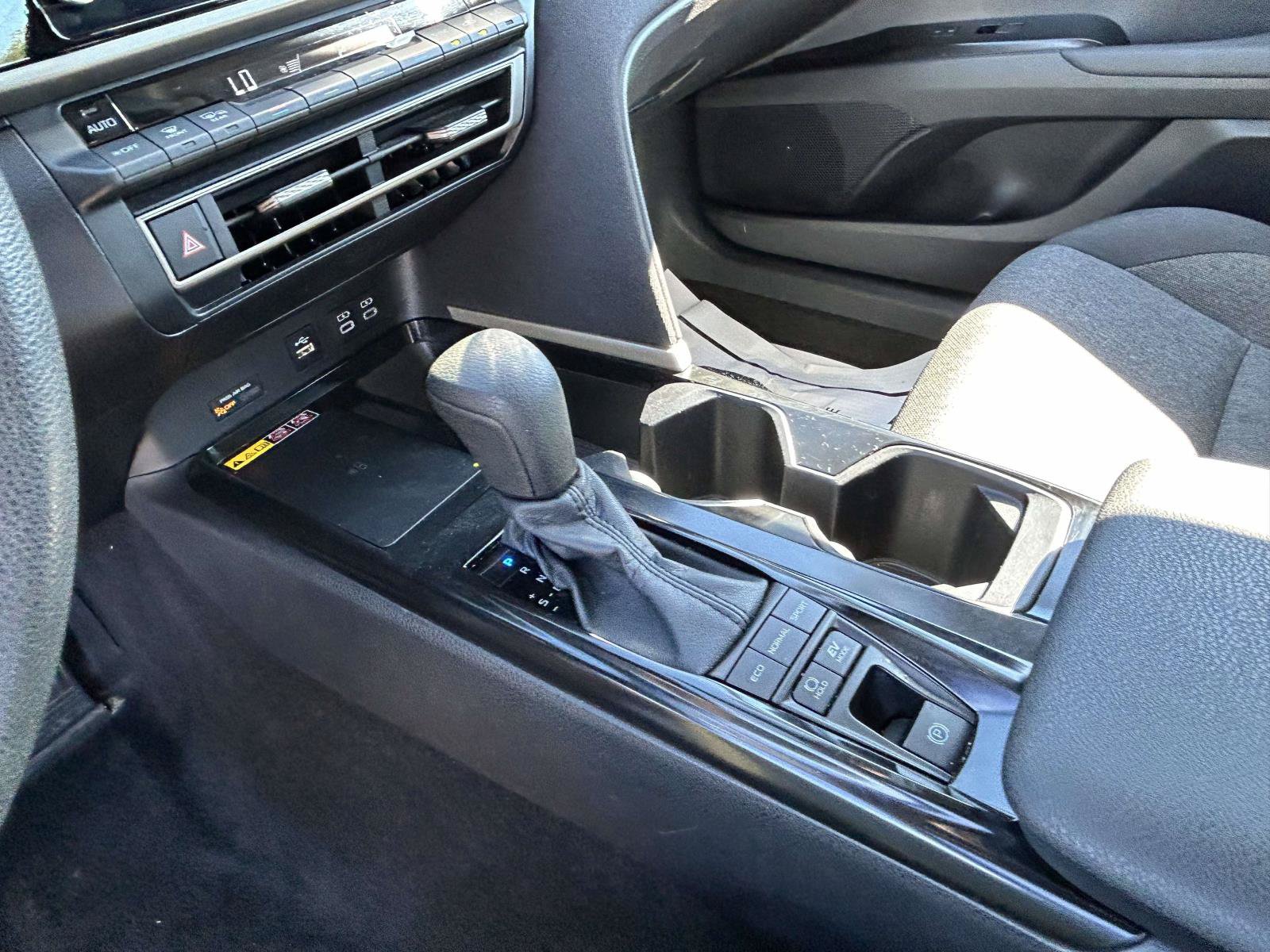 Used 2025 Toyota Camry LE FWD image 16