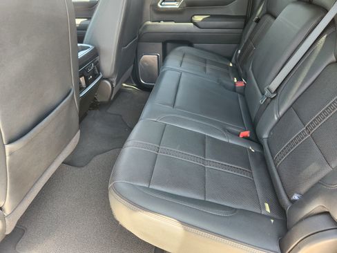Used 2024 Chevrolet Silverado 1500 High Country w/ Technology Package AWD/4WD image 29