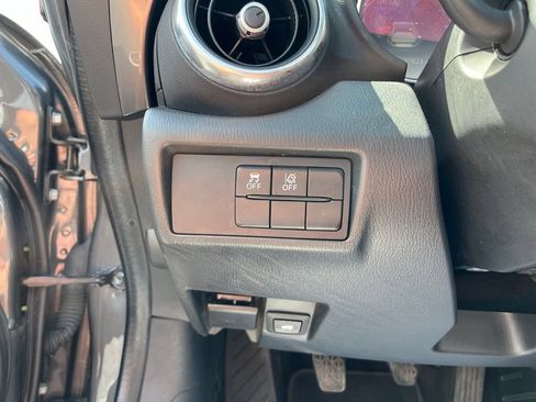 Used 2022 MAZDA MX-5 Miata RF Grand Touring RWD image 16