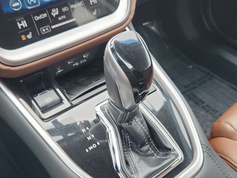 Used 2021 Subaru Outback Touring w/ Popular Package #2 image 11