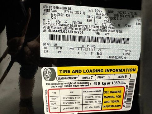 Used 2025 Lincoln Navigator Reserve image 11