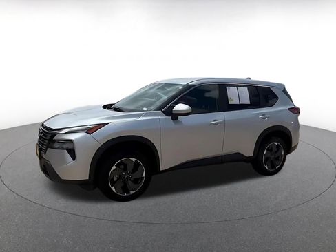 Used 2025 Nissan Rogue SV FWD image 8