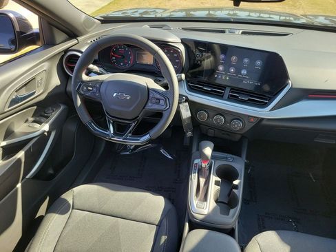 New 2026 Chevrolet Trax RS w/ Sunroof Package image 11