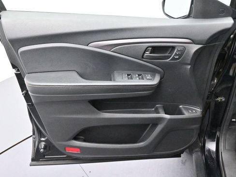 Used 2022 Honda Passport TrailSport image 12