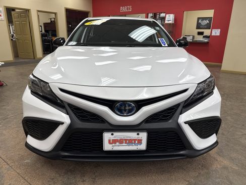 Used 2023 Toyota Camry SE w/ Convenience Package image 2