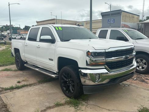 Used 2018 Chevrolet Silverado 1500 LT w/ Texas Edition RWD image 4