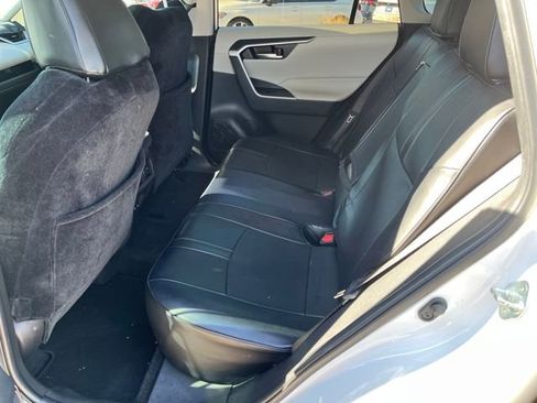 Used 2019 Toyota RAV4 XLE image 3