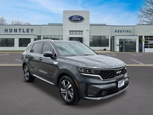 Used 2023 Kia Sorento EX w/ Panoramic Sunroof Package FWD image 3