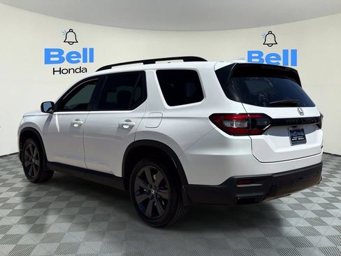 New 2026 Honda Pilot Sport image 2