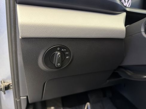 Used 2022 Volkswagen Taos SE image 15