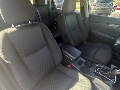 Used 2018 Nissan Rogue S FWD image 34