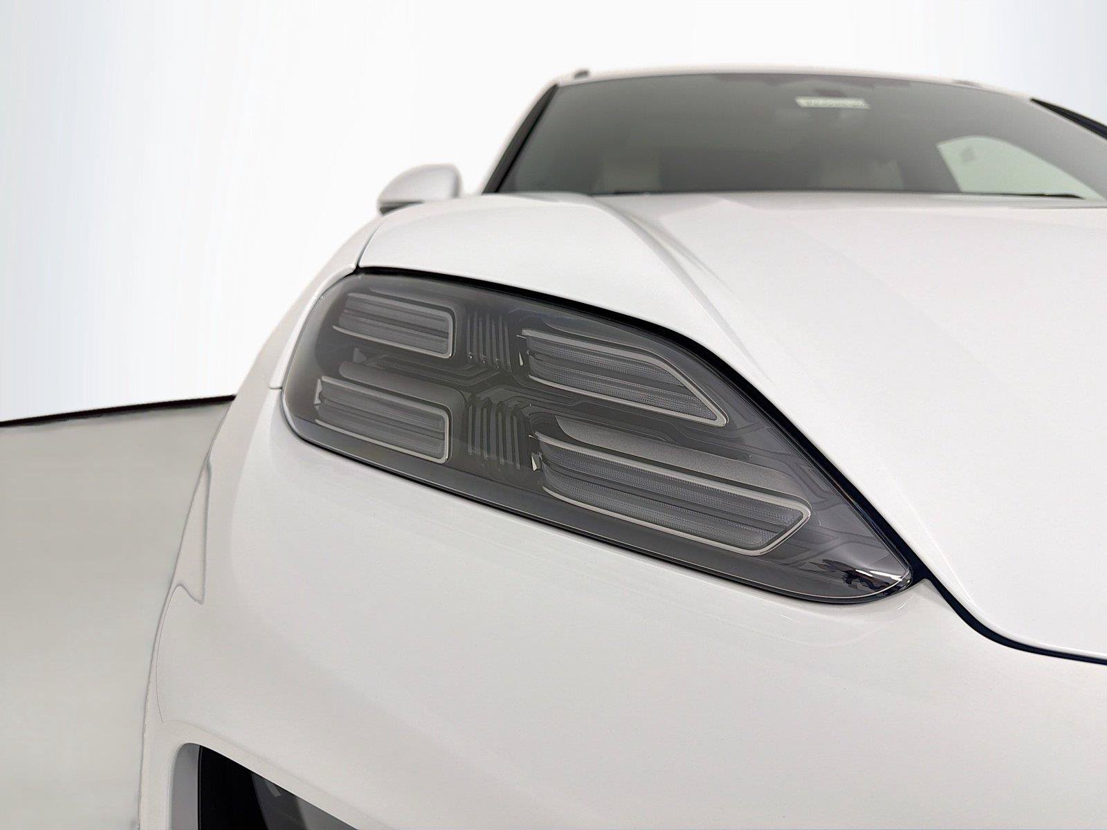 Used 2026 Porsche Macan Electric RWD image 30