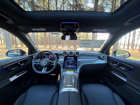 New 2026 Mercedes-Benz GLC 300 image 2