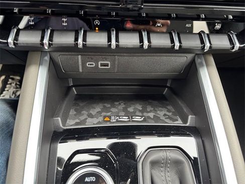 New 2025 Chevrolet Colorado ZR2 w/ Midnight Edition image 22