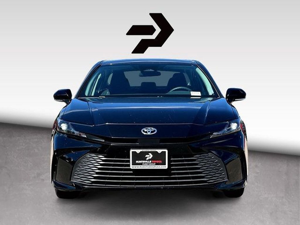 Used 2025 Toyota Camry LE FWD image 3
