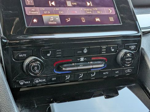 Used 2022 Jeep Grand Cherokee Altitude image 14