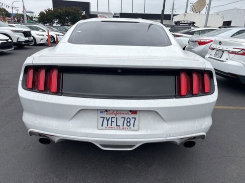 Used 2017 Ford Mustang Coupe RWD image 5