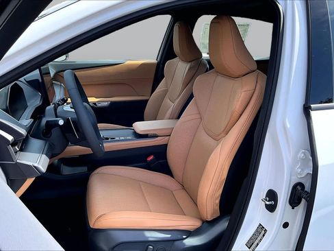 New 2026 Lexus ES 350e FWD image 18
