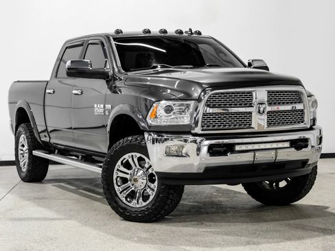 Used 2018 RAM 2500 Laramie w/ Convenience Group AWD/4WD image 4