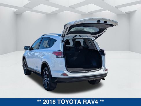 Used 2016 Toyota RAV4 LE image 13