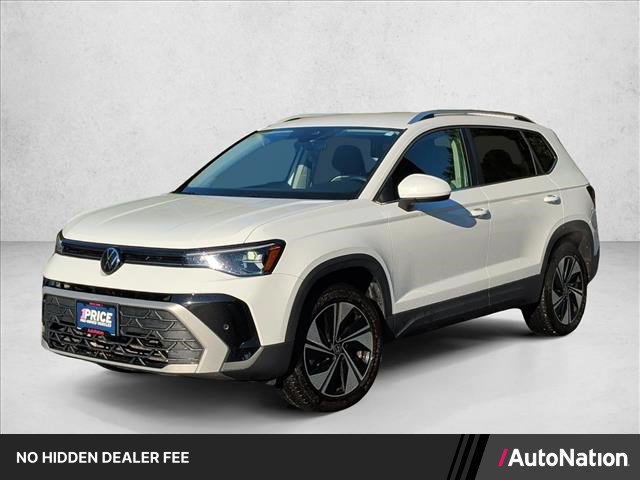 Used 2025 Volkswagen Taos SE AWD/4WD image 1