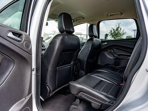 Used 2019 Ford Escape Titanium AWD/4WD image 16