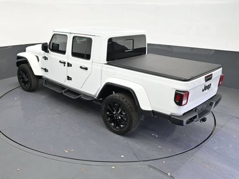 Used 2025 Jeep Gladiator Sport AWD/4WD image 15
