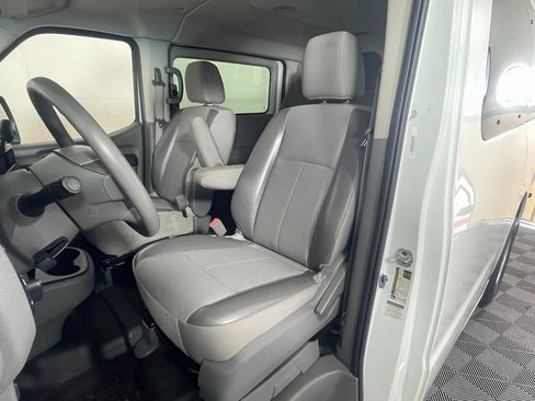 Used 2019 Nissan NV 3500 S image 22