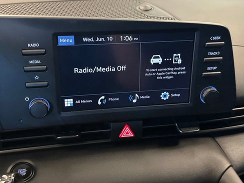 Used 2025 Hyundai Elantra Sport FWD image 13