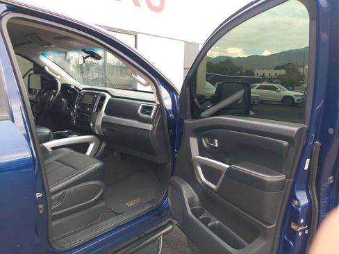 Used 2016 Nissan Titan PRO-4X AWD/4WD image 9