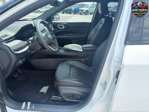Used 2023 Jeep Compass High Altitude AWD/4WD image 9