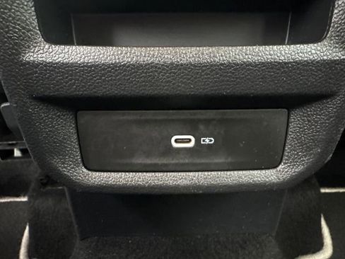 Used 2024 Volkswagen Taos SE image 18