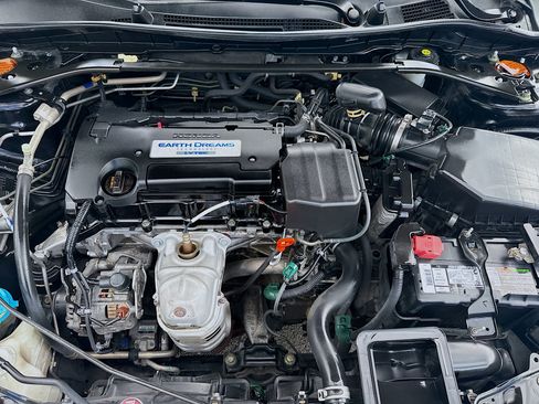 Used 2015 Honda Accord Sport image 32