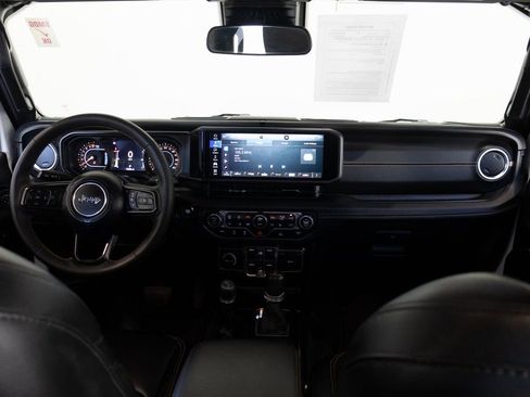 Used 2024 Jeep Gladiator Sport image 25