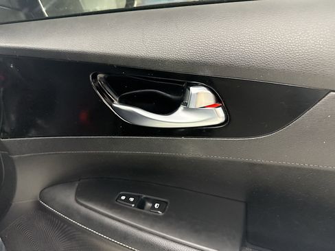 Used 2021 Kia Forte EX image 31