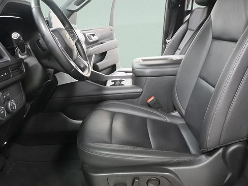 Used 2024 Chevrolet Suburban LT AWD/4WD image 21