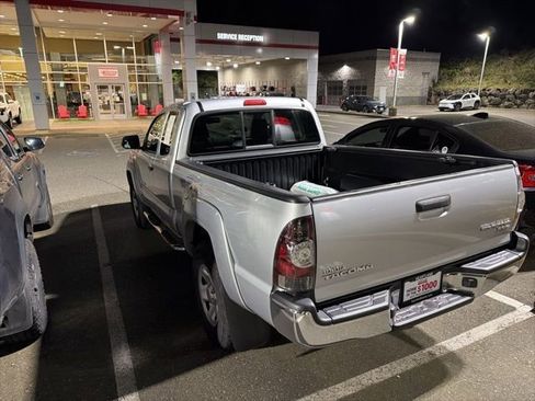 Used 2013 Toyota Tacoma PreRunner w/ SR5 Pkg image 8