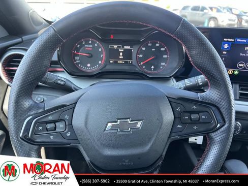 Certified 2025 Chevrolet Trax RS w/ Driver Confidence Package FWD image 18