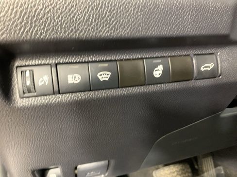 Used 2024 Toyota RAV4 XLE w/ Convenience Package AWD/4WD image 18