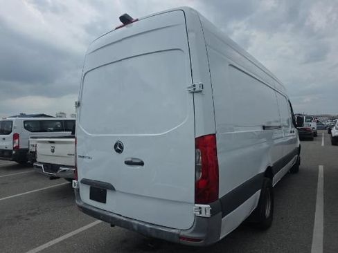 Used 2022 Mercedes-Benz Sprinter 3500 image 5