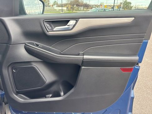 Used 2022 Ford Escape SEL image 12