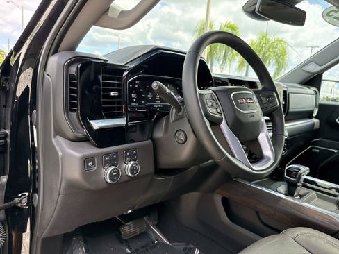 Used 2025 GMC Sierra 1500 SLT w/ SLT Premium Plus Package AWD/4WD image 20